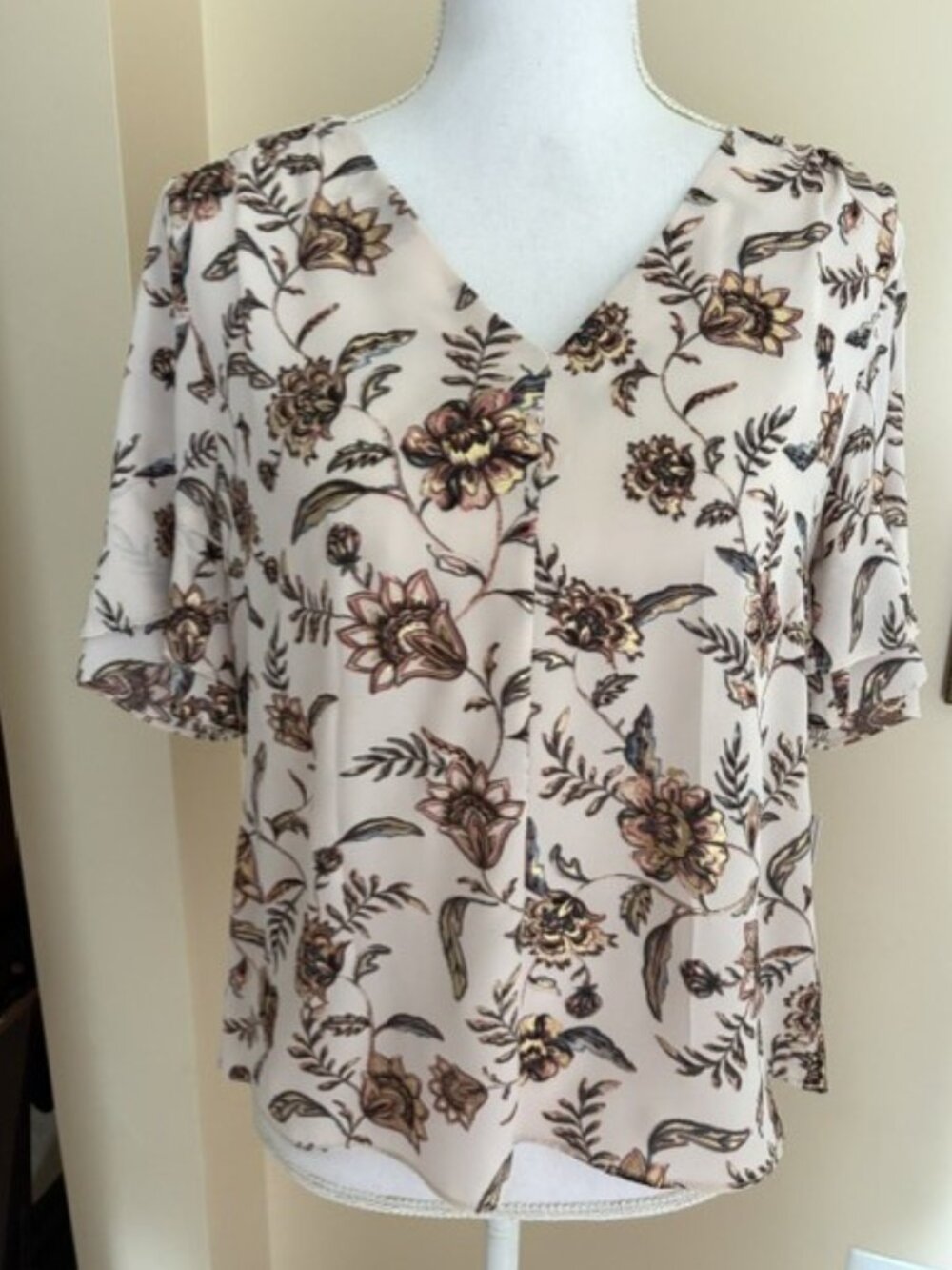 NWT IVANKA TRUMP BLOUSE